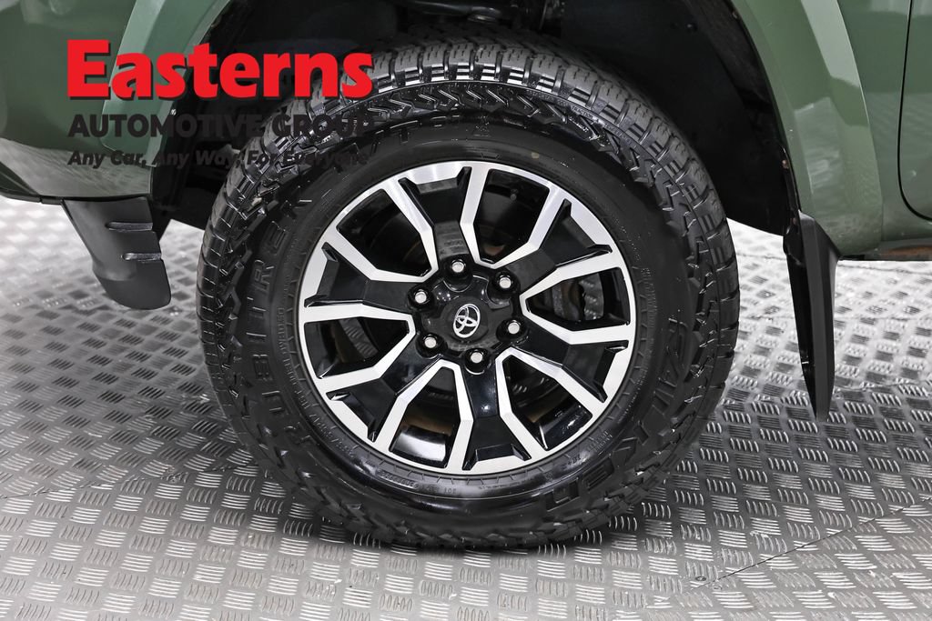 Used 2022 Toyota Tacoma TRD Sport AWD/4WD image 32