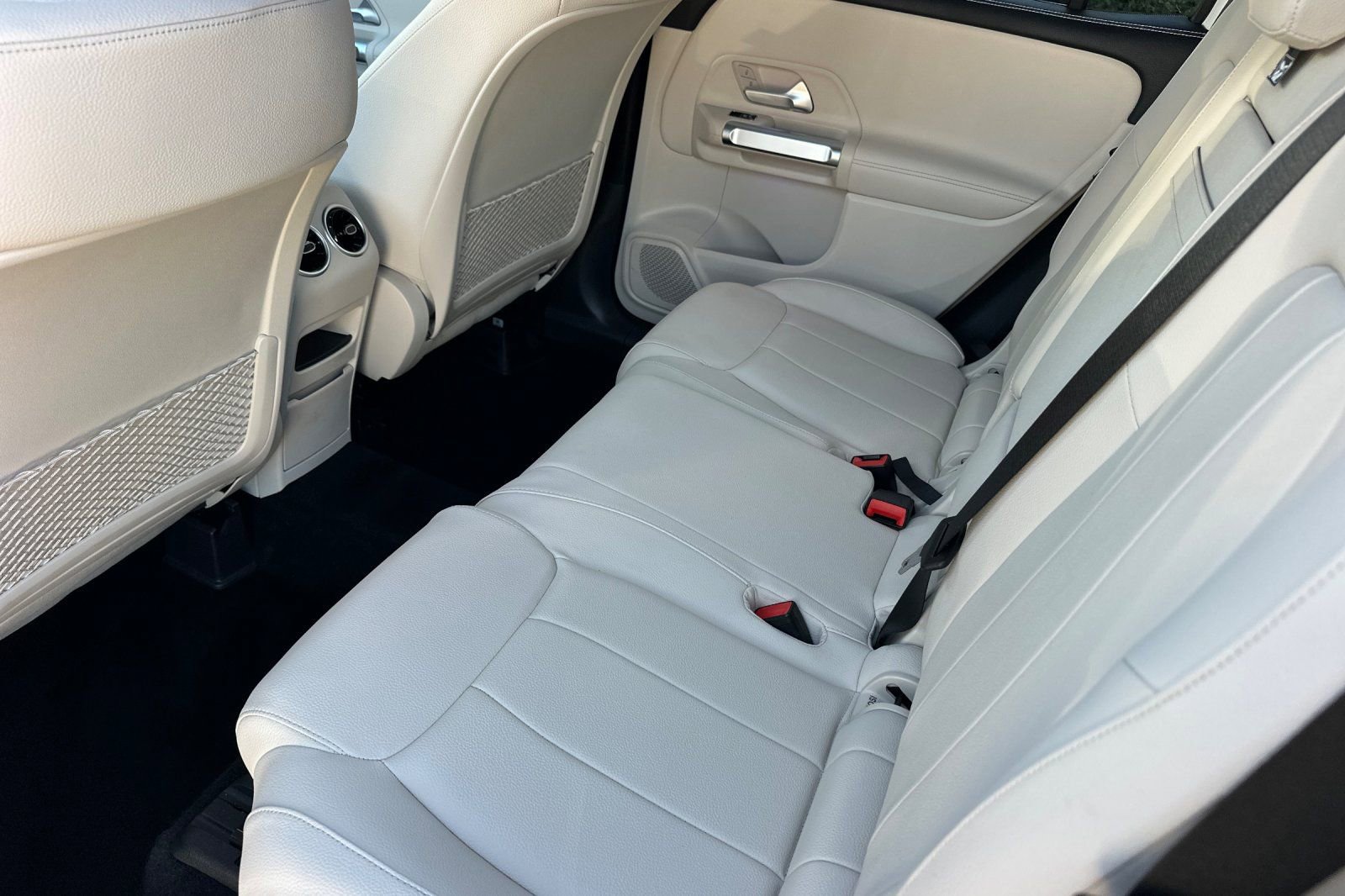 Certified 2025 Mercedes-Benz GLB 250 image 11