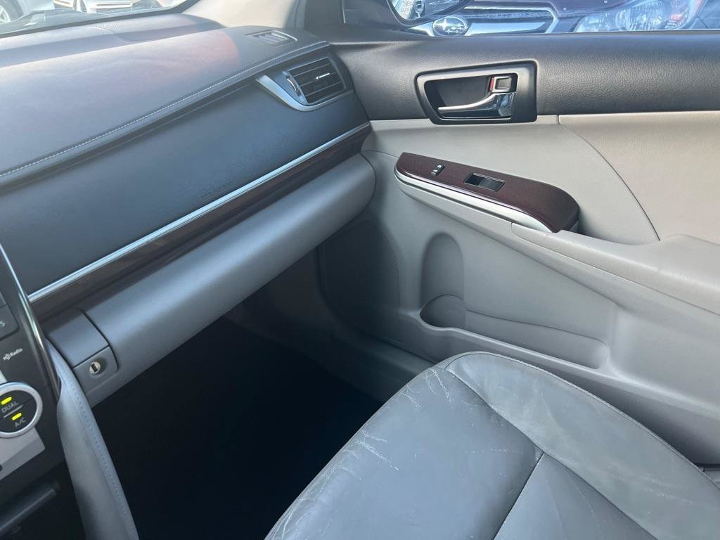 Used 2012 Toyota Camry XLE w/ Leather Pkg FWD image 26