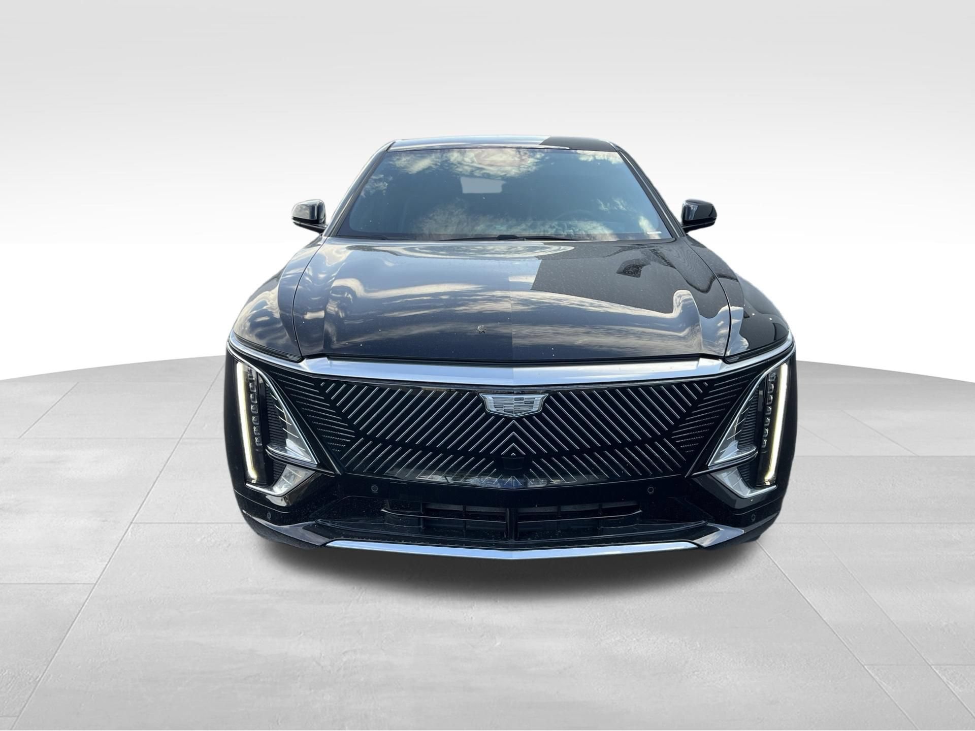 Used 2024 Cadillac Lyriq Tech w/ LPO, Floor Liner Package RWD image 2