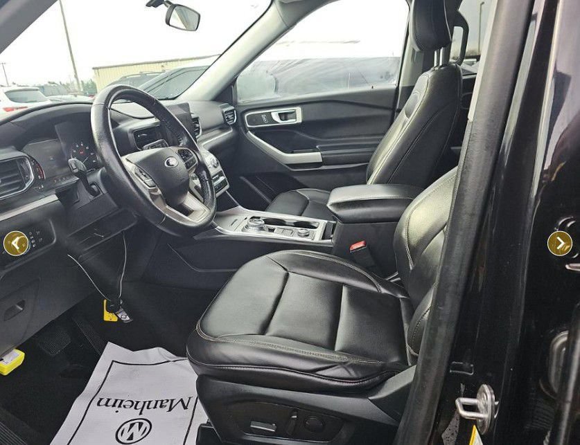 Used 2023 Ford Explorer XLT w/ Equipment Group 202A AWD/4WD image 2