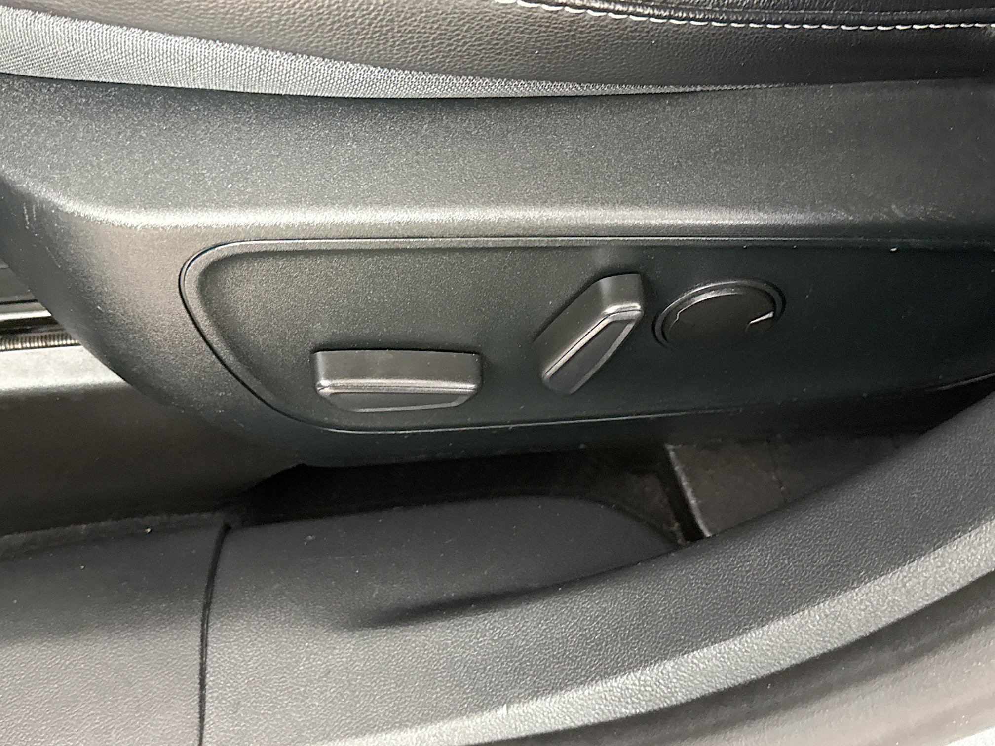 Used 2022 Ford Escape SEL FWD image 22