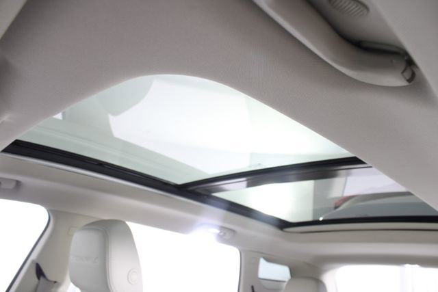 Used 2023 GMC Terrain Denali w/ Denali Premium Package image 11