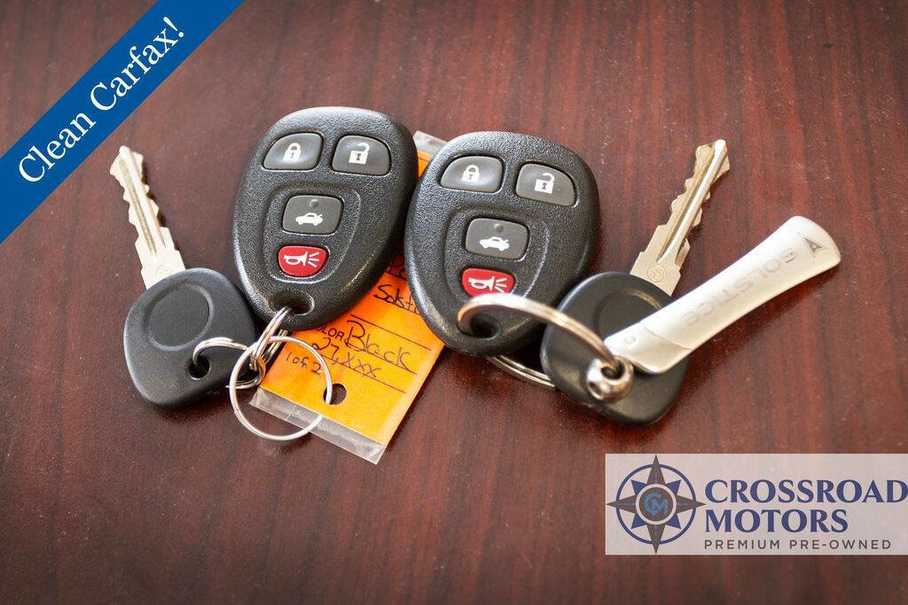 Used 2006 Pontiac Solstice Convertible w/ Premium Package RWD image 30