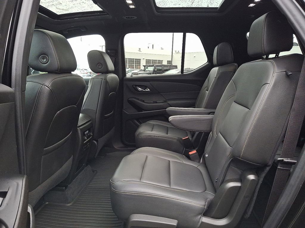 Used 2023 Chevrolet Traverse LT w/ LT Premium Package image 11