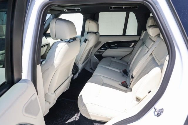 New 2025 Land Rover Range Rover SE image 19