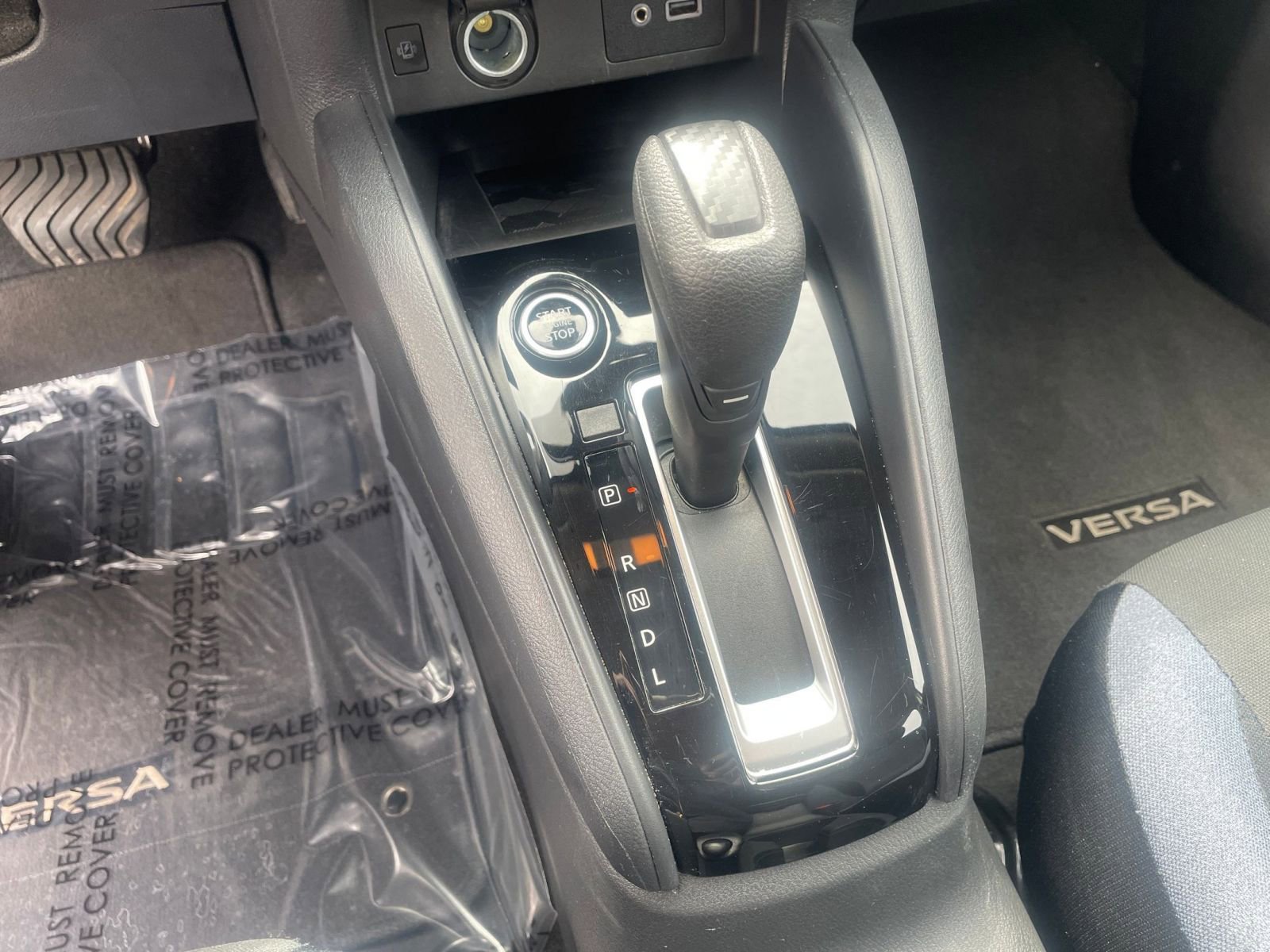 Used 2025 Nissan Versa SV FWD image 41