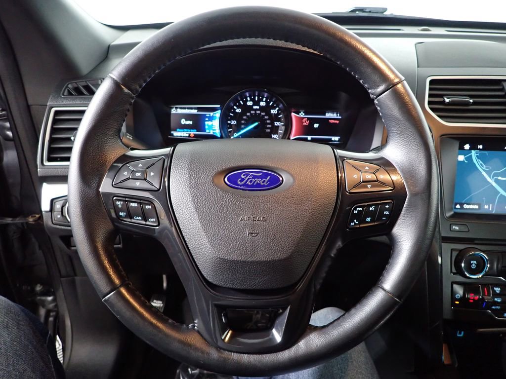Used 2017 Ford Explorer XLT w/ Equipment Group 202A image 32