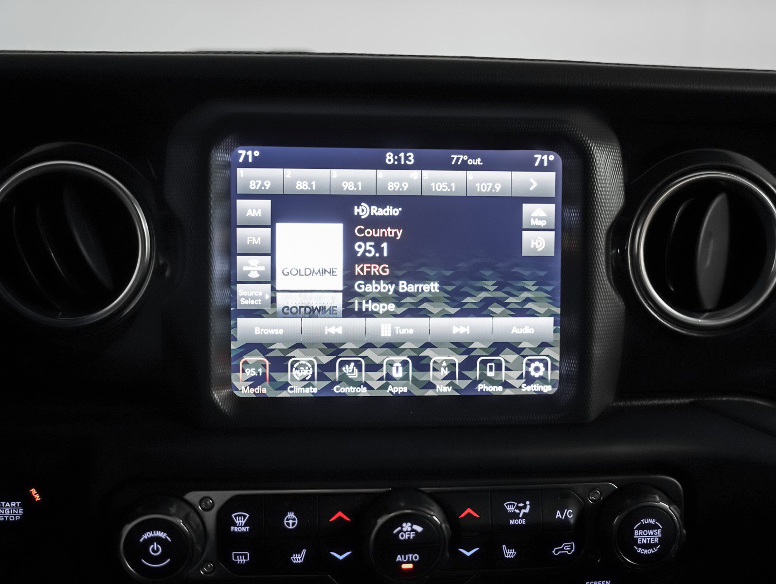 Used 2019 Jeep Wrangler Unlimited Sahara image 21