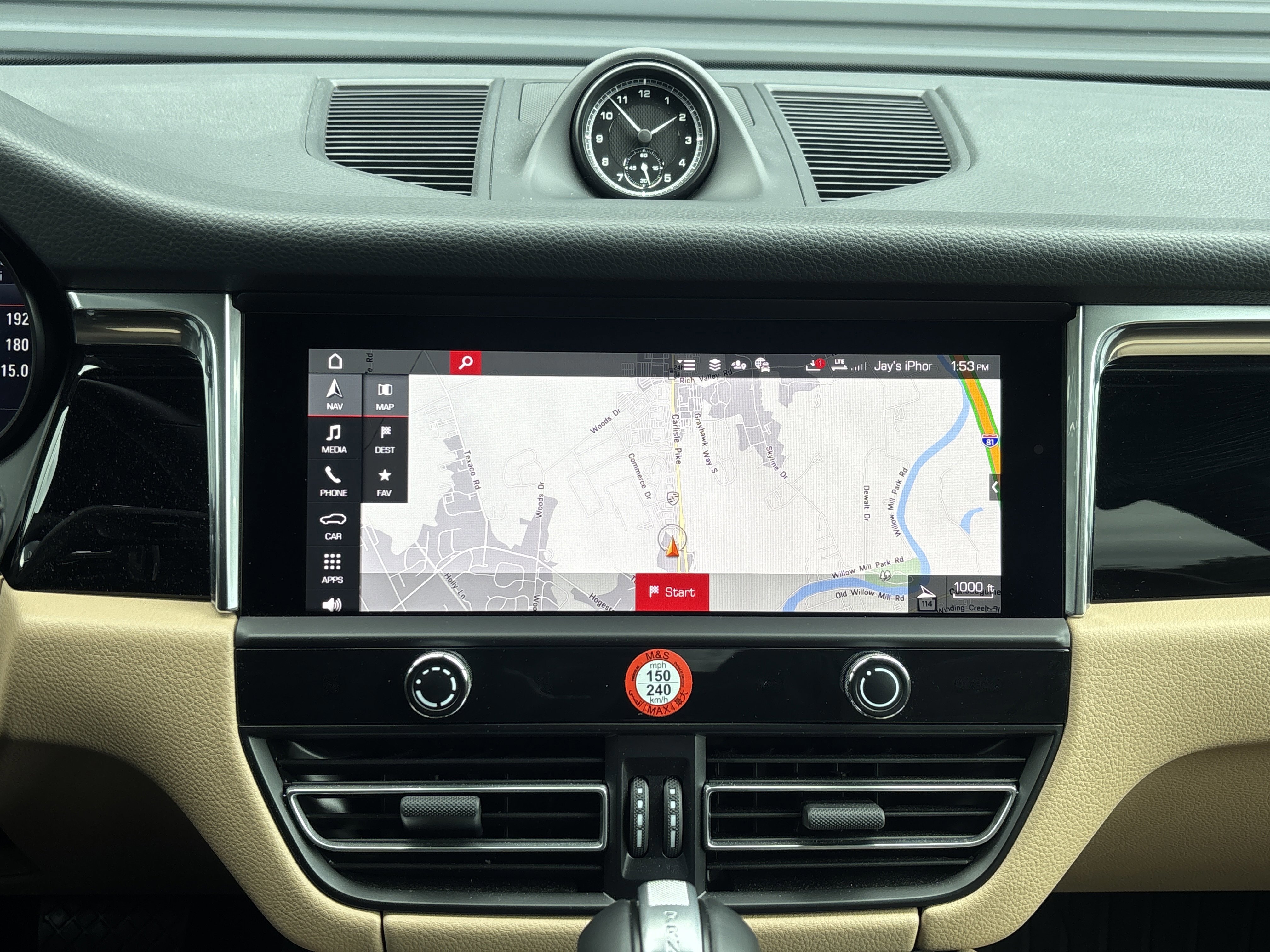 Certified 2025 Porsche Macan image 18