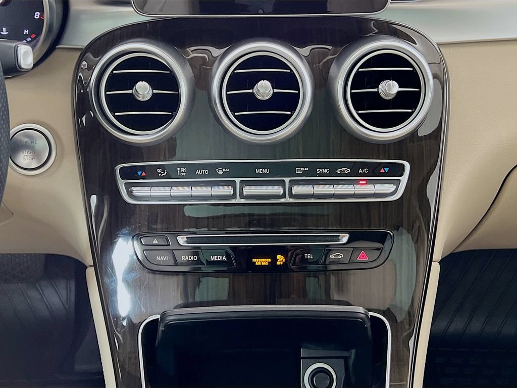 Used 2018 Mercedes-Benz GLC 300 4MATIC image 17