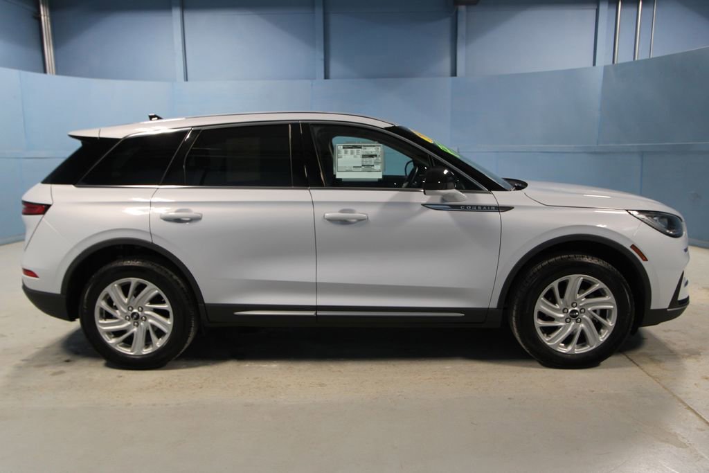 Used 2025 Lincoln Corsair AWD image 36