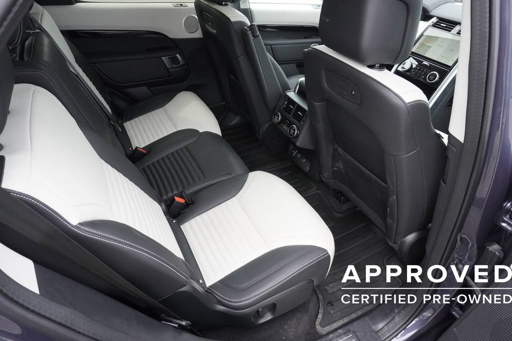 Used 2025 Land Rover Discovery S AWD/4WD image 26