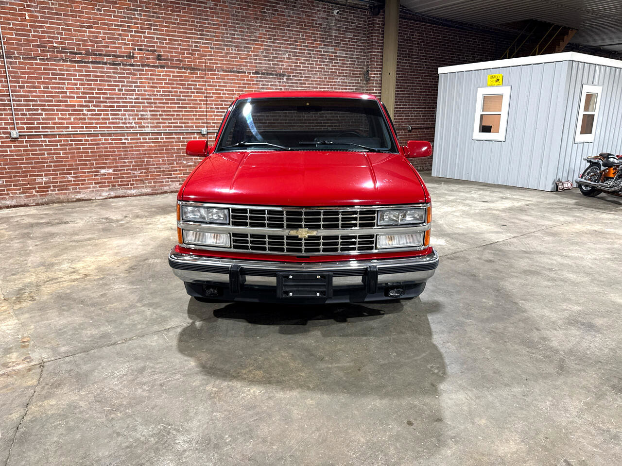 Used 1989 Chevrolet Silverado 1500 2WD Regular Cab image 2
