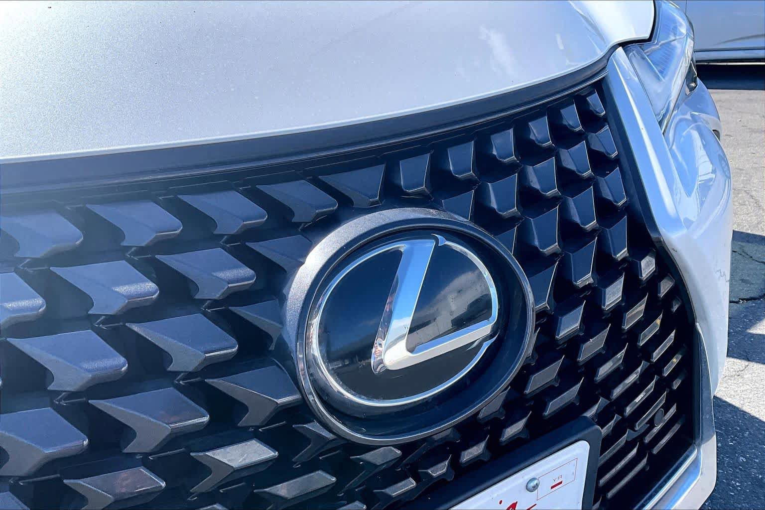 Used 2022 Lexus UX 200 w/ Accessory Package (Z1) FWD image 29