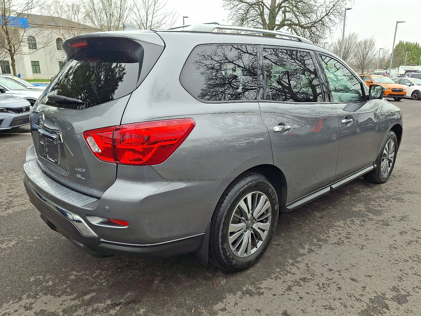 Used 2020 Nissan Pathfinder SL w/ Cargo Package AWD/4WD image 6
