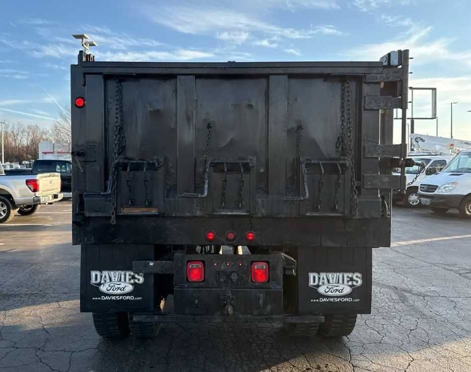 Used 2017 Ford F750 2WD Regular Cab Super Duty image 7
