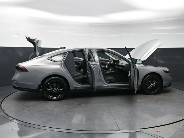 Certified 2025 Honda Accord SE image 32