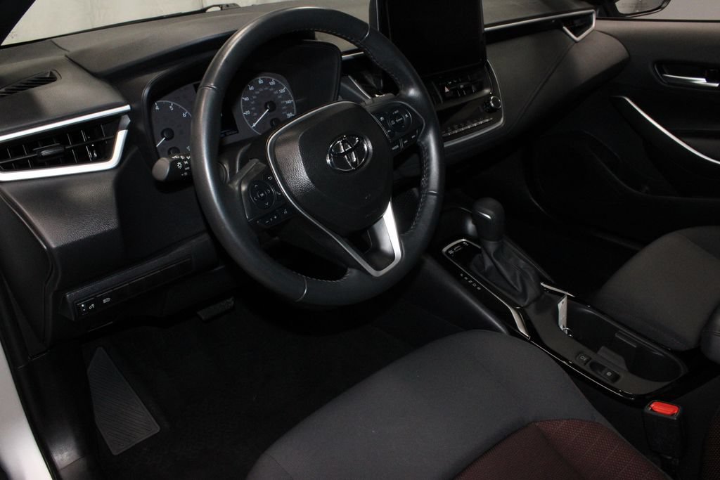 Used 2025 Toyota Corolla SE FWD image 19