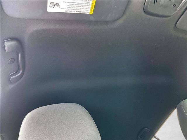 Used 2024 Chevrolet Trax RS FWD image 17