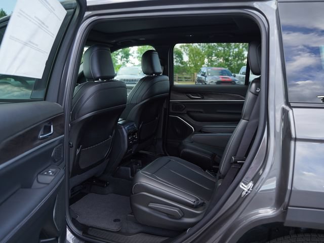 New 2026 Jeep Grand Cherokee L Limited w/ Limited Altitude Package AWD/4WD image 14