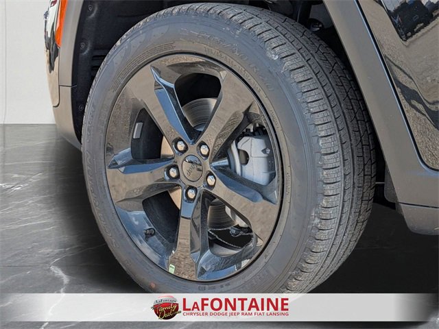 New 2025 Jeep Grand Cherokee Limited w/ Black Appearance Package image 32