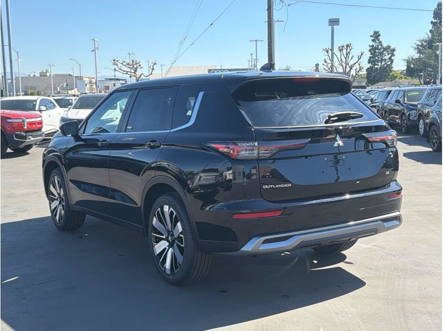 New 2026 Mitsubishi Outlander SE FWD image 7