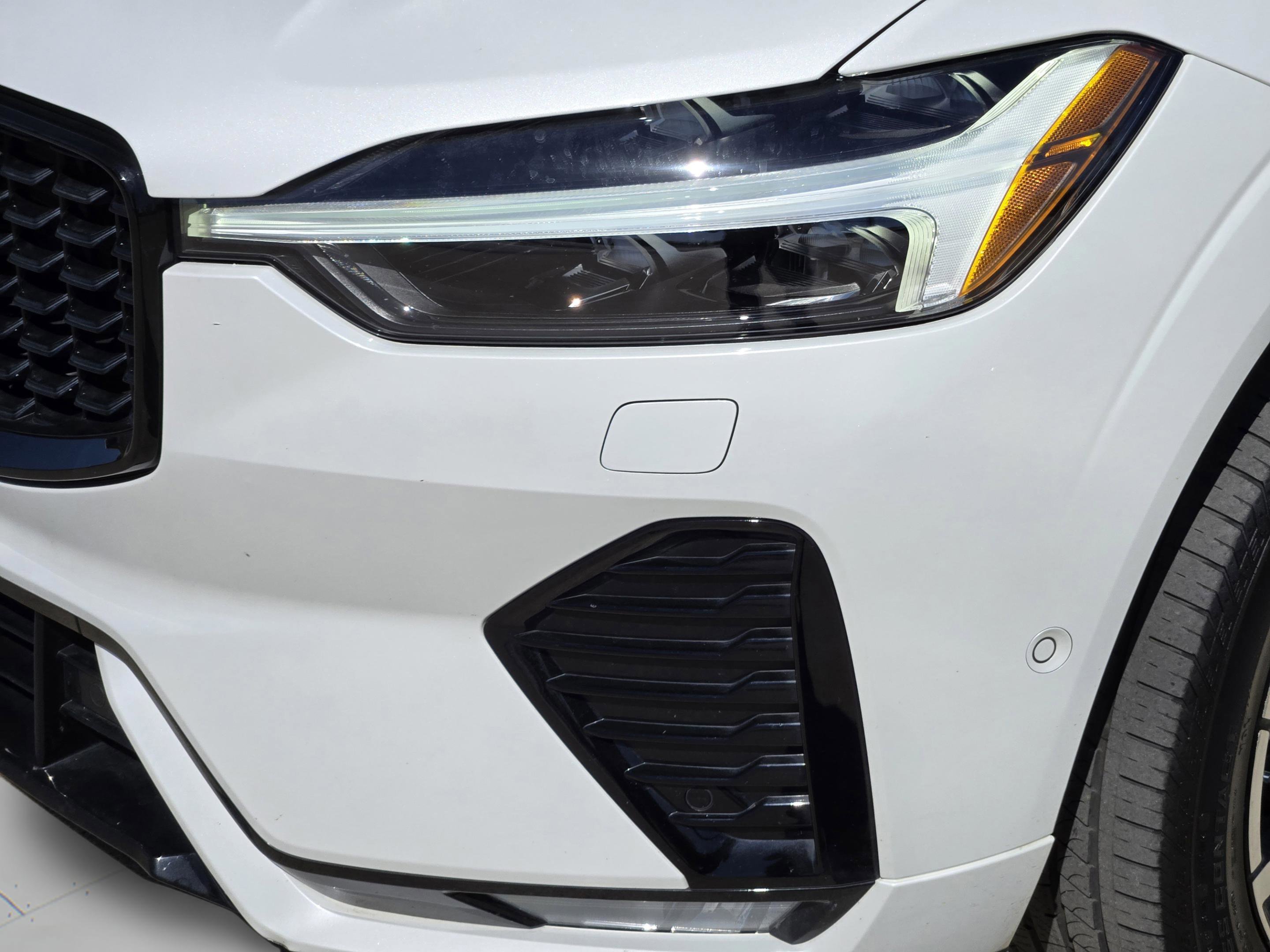 Used 2024 Volvo XC60 B5 Plus w/ Protection Package Premier image 14