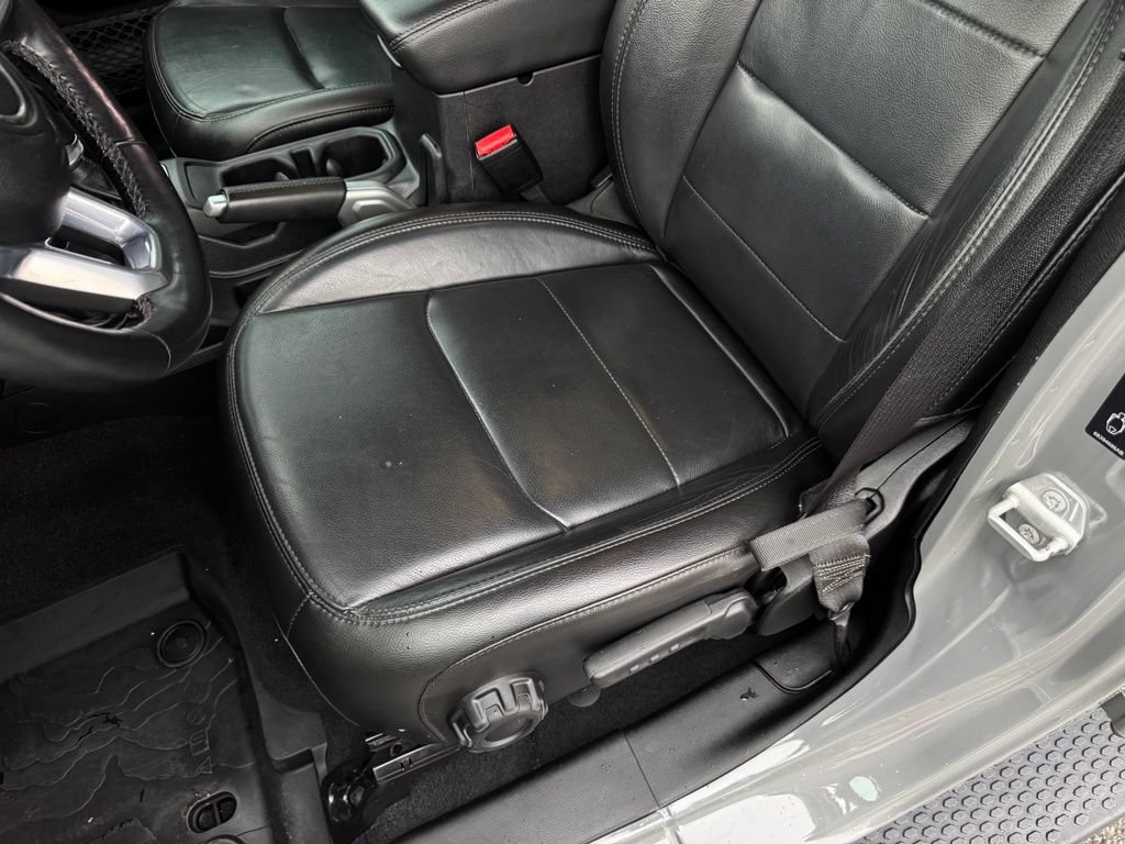 Used 2021 Jeep Wrangler Unlimited Sahara AWD/4WD image 31