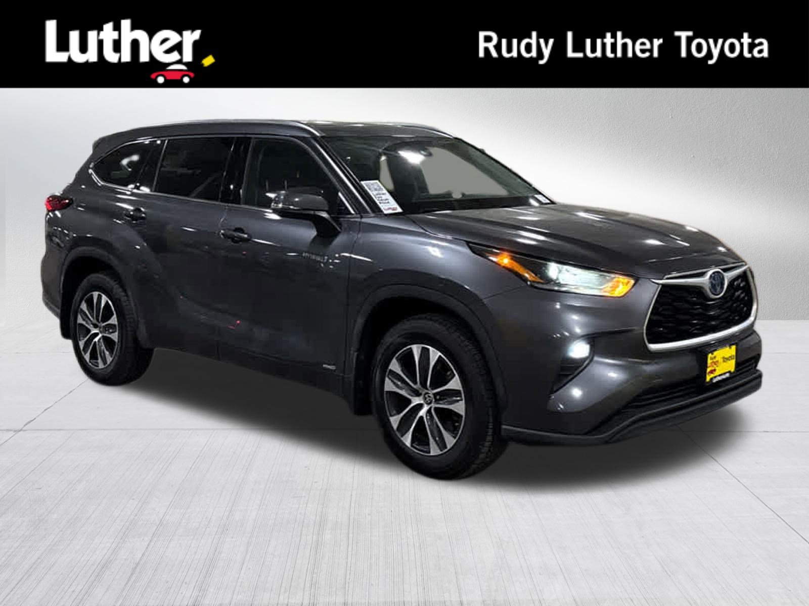 Certified 2021 Toyota Highlander XLE