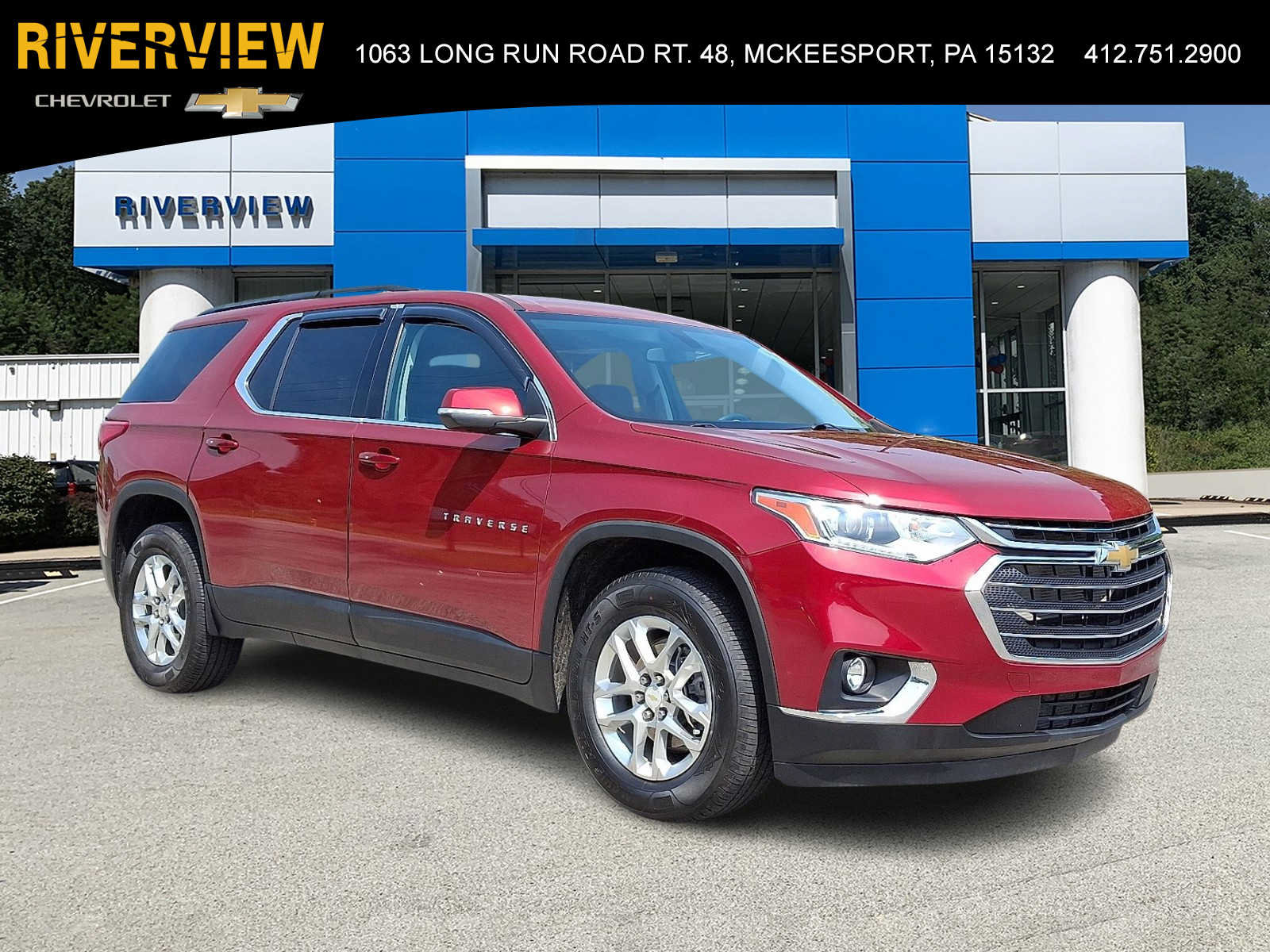 Used 2021 Chevrolet Traverse LT FWD image 1