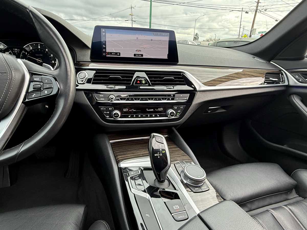 Used 2019 BMW 530i w/ Convenience Package image 17