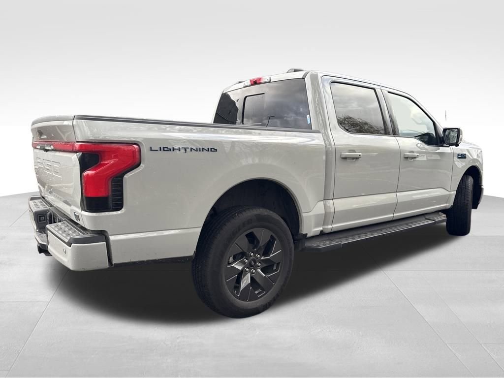 Used 2024 Ford F150 Lightning Lariat image 7