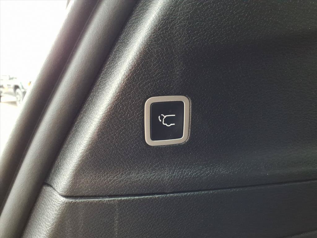Used 2025 Chrysler Pacifica Select FWD image 30