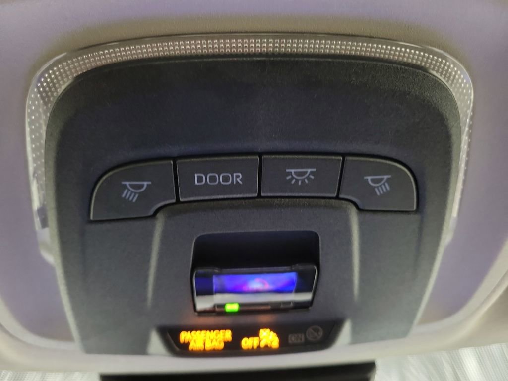 Used 2025 Toyota Corolla LE image 20