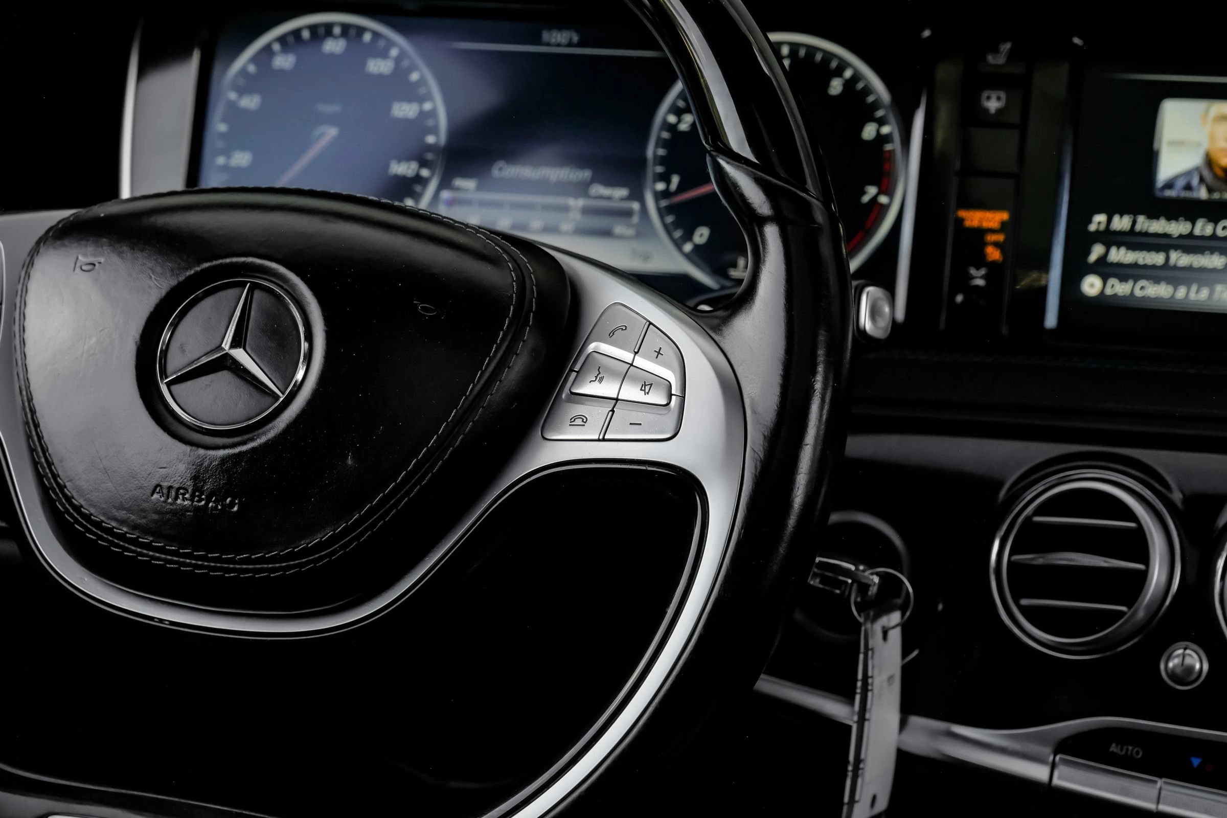 Used 2016 Mercedes-Benz S 550 4MATIC Sedan w/ Sport Package image 26