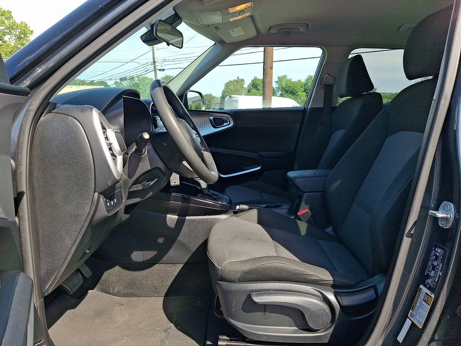Used 2023 Kia Soul LX w/ LX Technology Package FWD image 13