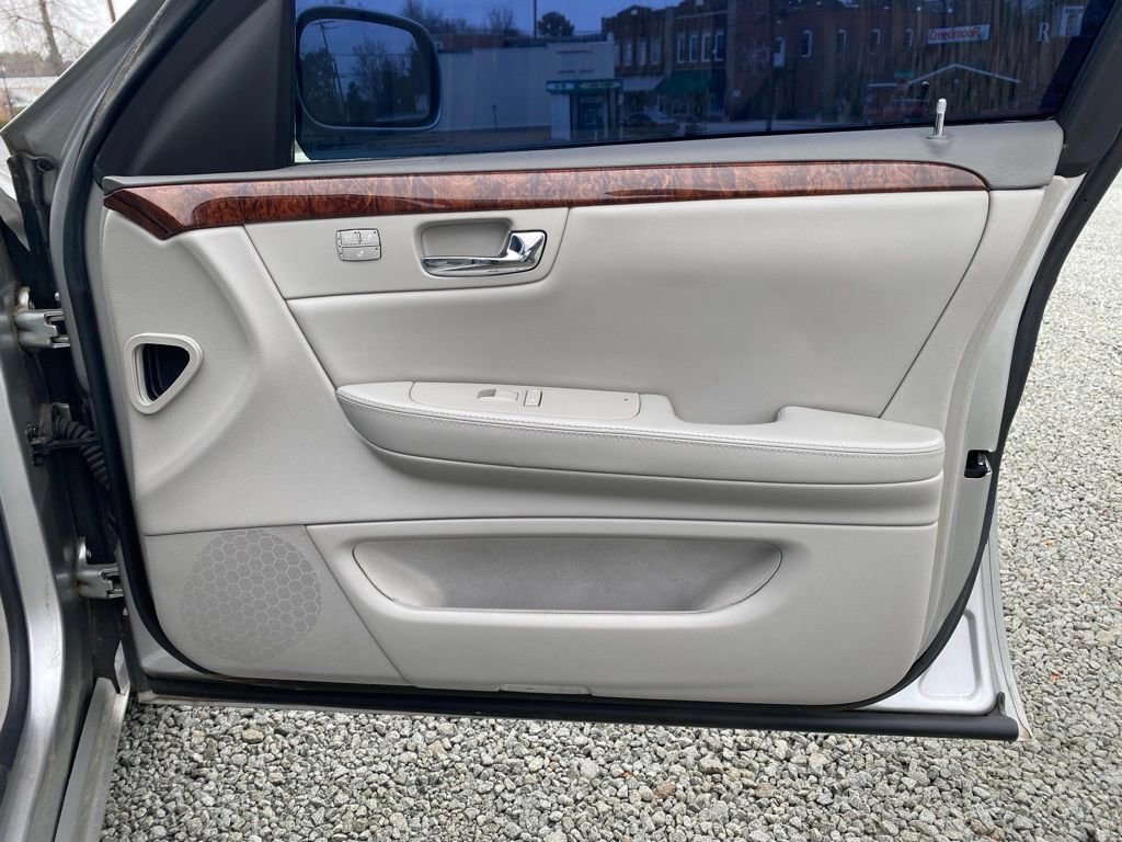 Used 2007 Cadillac DTS Luxury I w/ Trunk Convenience Package image 20