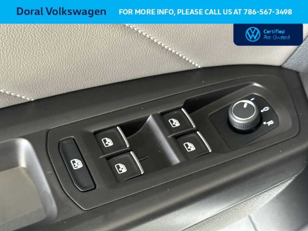 Certified 2022 Volkswagen Atlas SE w/ Panoramic Sunroof Package image 12