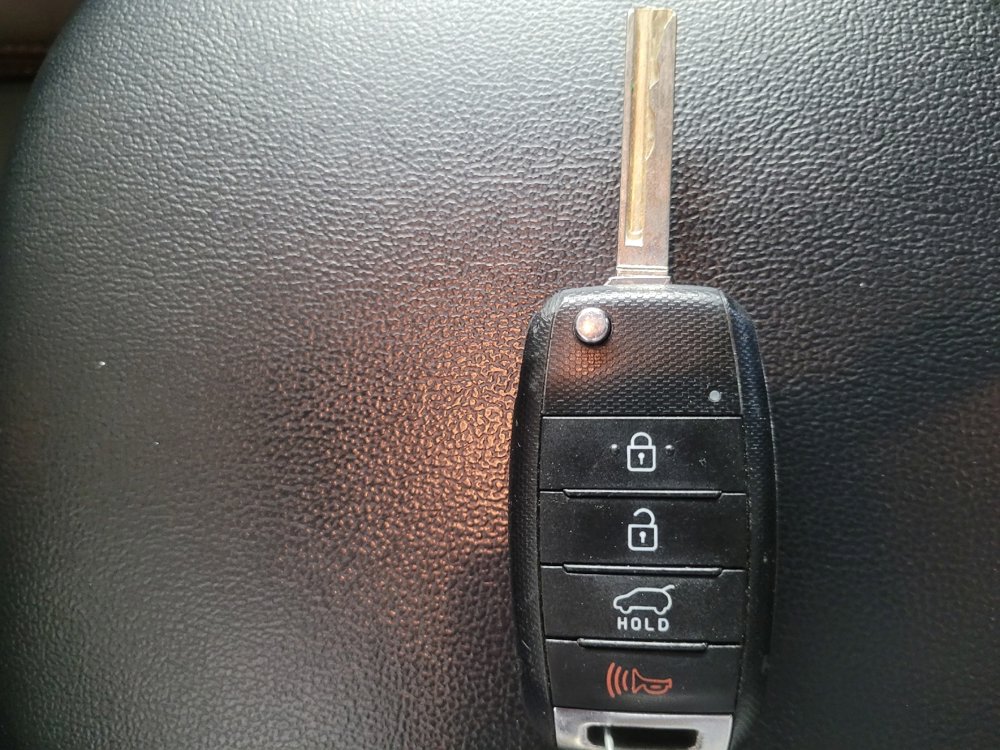 Used 2018 Kia Sorento LX image 32