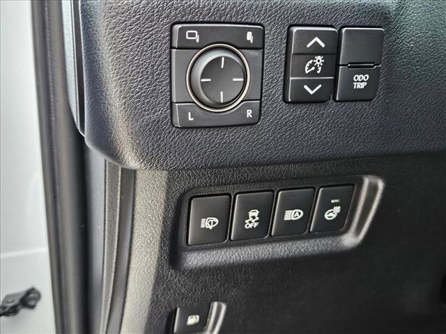 Used 2022 Lexus GX 460 w/ Black Line Special Edition image 28