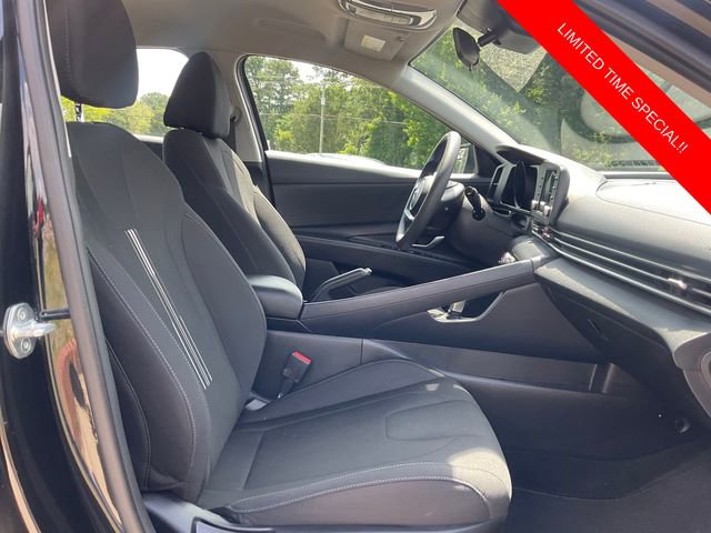 Used 2022 Hyundai Elantra SEL w/ Preferred Accessory Package image 14