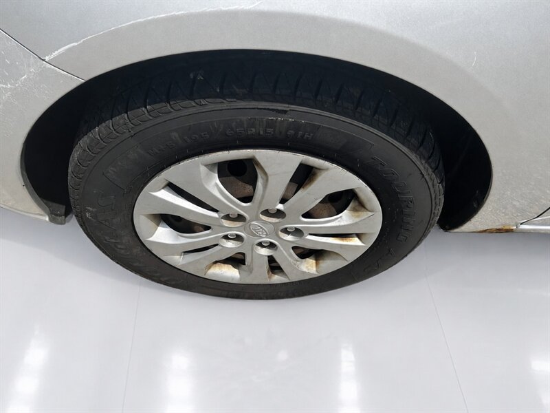 Used 2010 Kia Forte EX FWD image 28