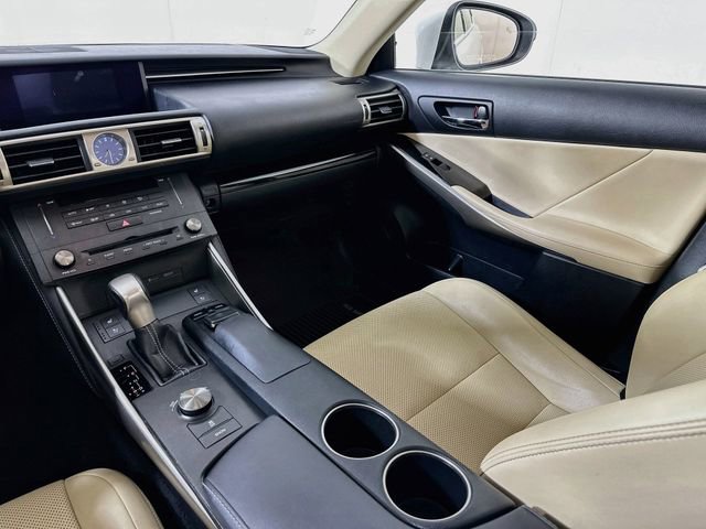 Used 2016 Lexus IS 300 AWD image 29