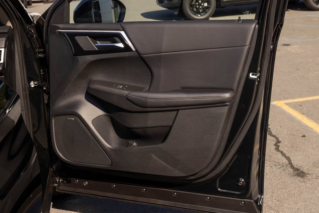 Used 2025 Mitsubishi Outlander SE image 15