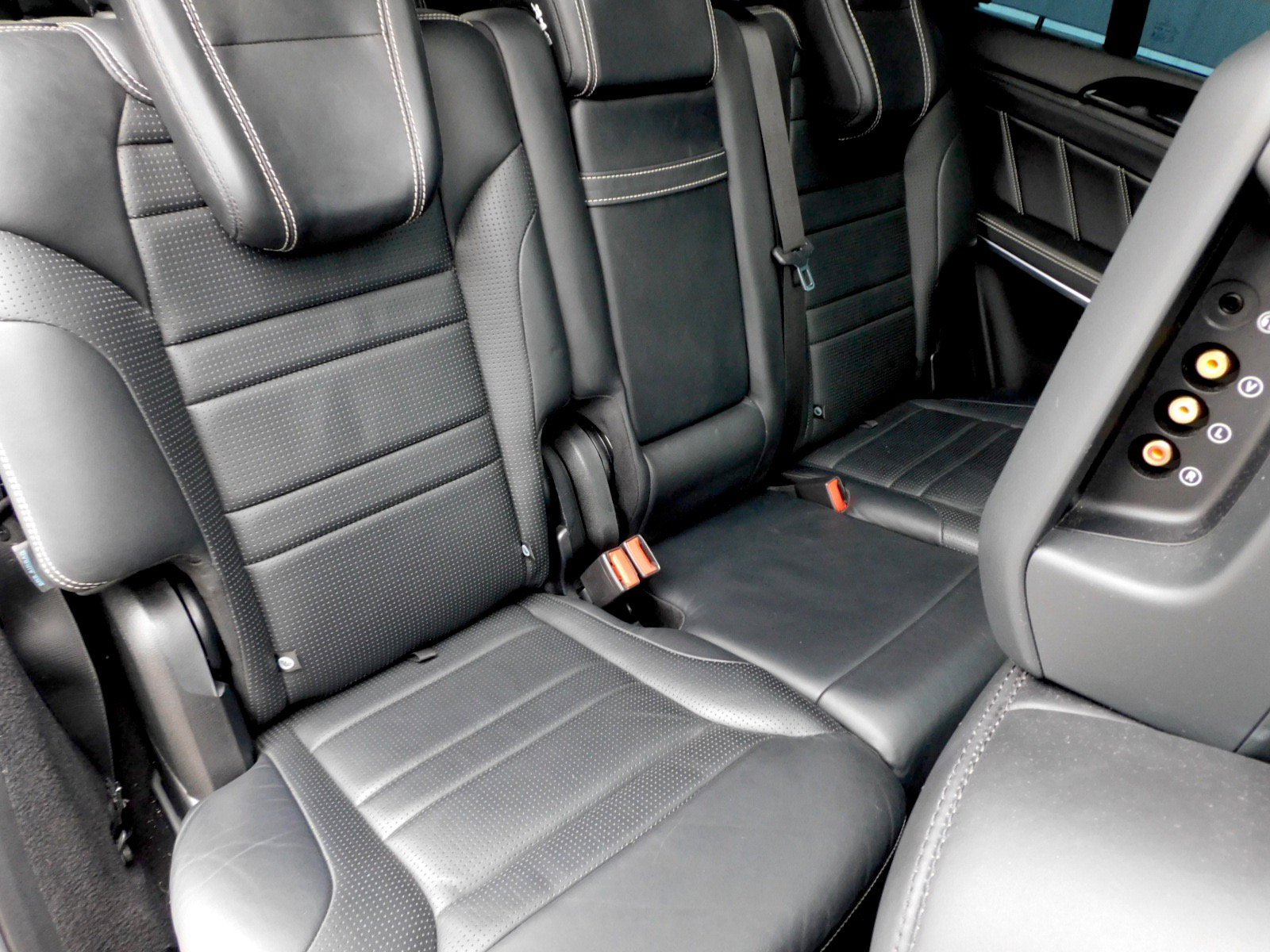 Used 2016 Mercedes-Benz GL 63 AMG 4MATIC image 19