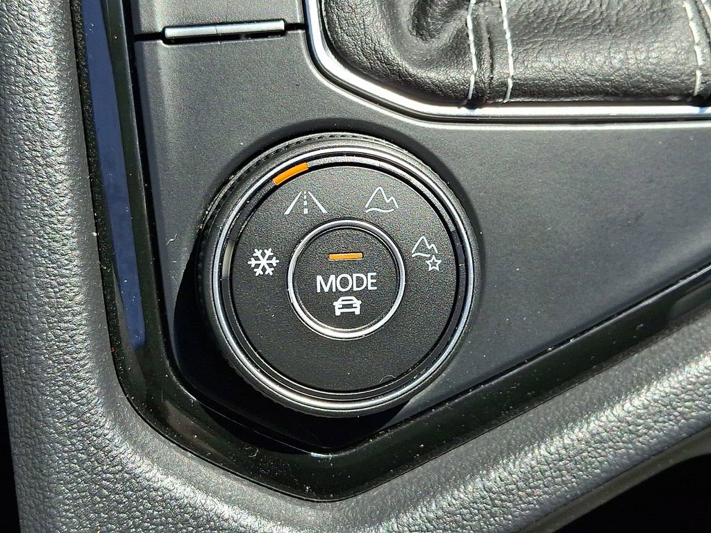 Used 2022 Volkswagen Taos SEL AWD/4WD image 29
