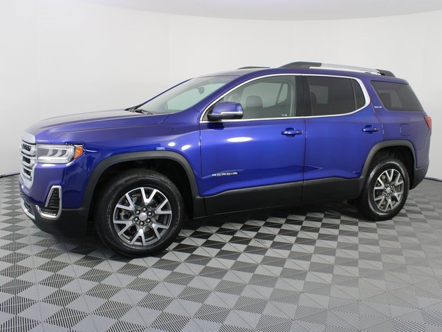 Used 2023 GMC Acadia SLE w/ Driver Convenience Package image 2