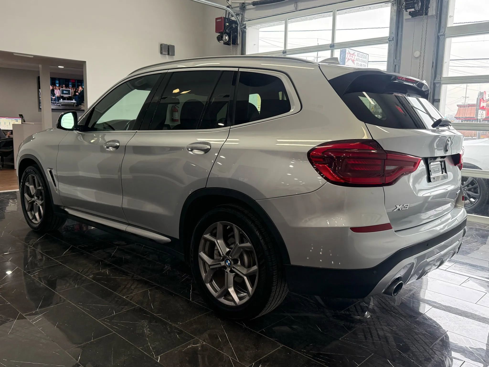 Used 2021 BMW X3 xDrive30i w/ Convenience Package AWD/4WD image 4
