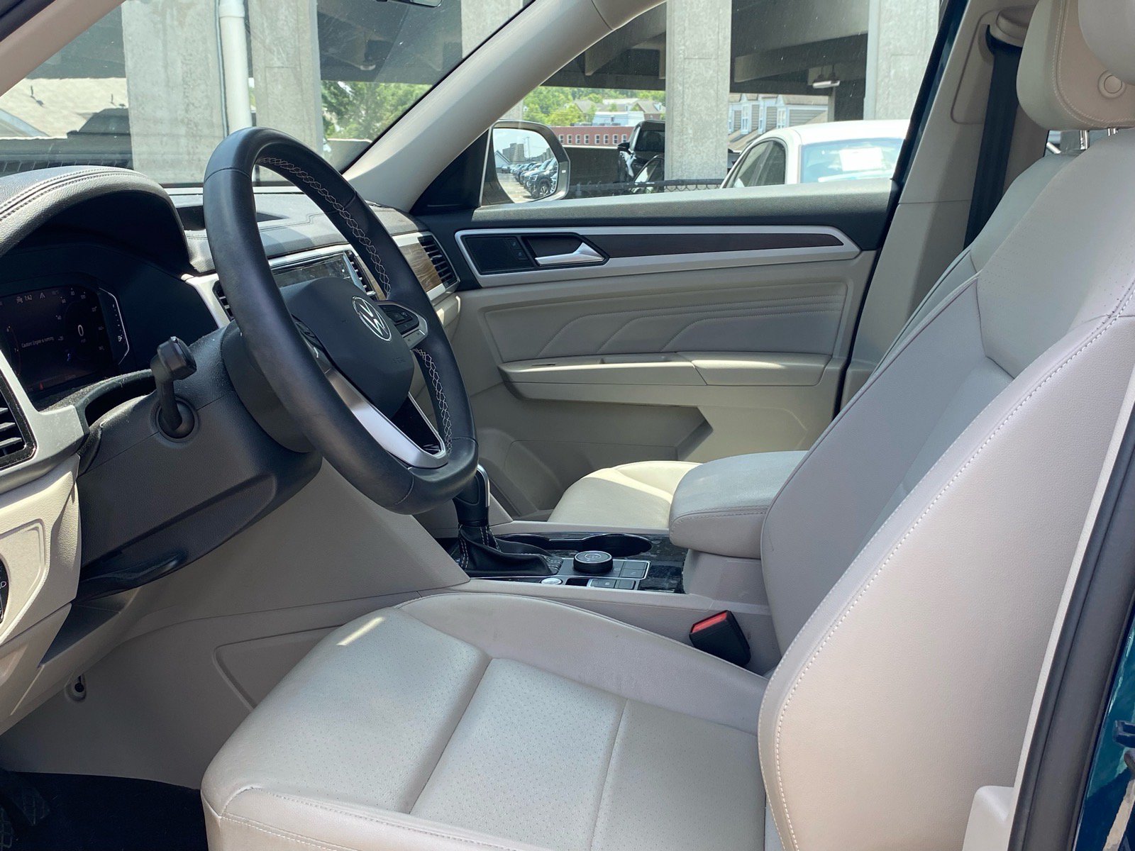 Certified 2023 Volkswagen Atlas SE w/ Panoramic Sunroof Package AWD/4WD image 8